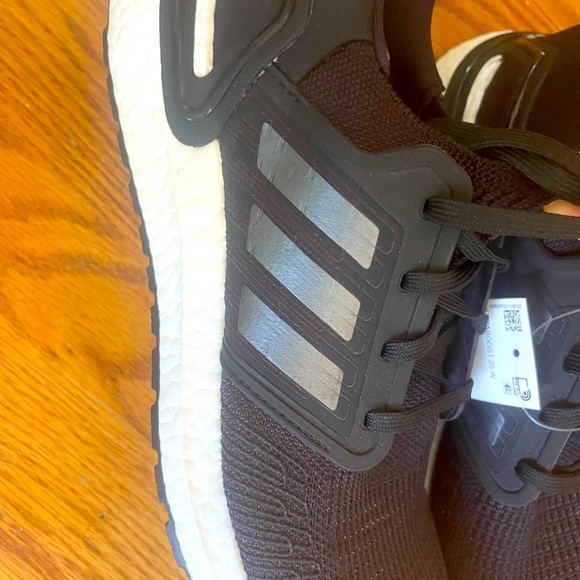 Adidas Ultraboost 20  size 9 - Picture 3 of 5